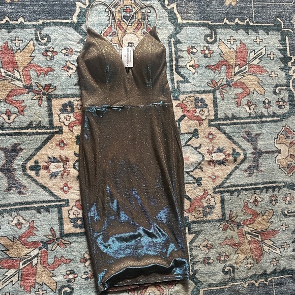 NWT WINDSOR Size S Gold Holographic Backless Midi Dress with Spaghetti Straps - Picture 5 of 8